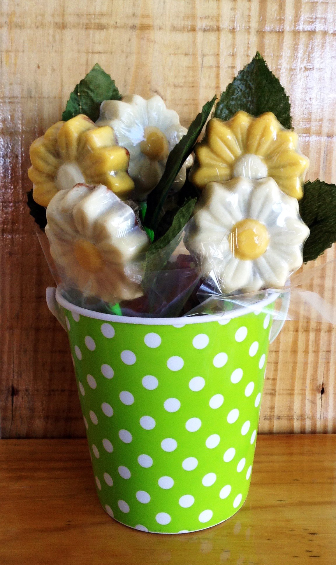 VASO COM FLORES DE CHOCOLATES